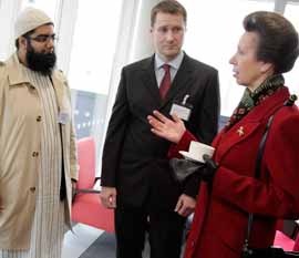 HRH the Princess Royal meets students on the Islam in the West MA and course lecturer, Dr Thomas Asbridge 