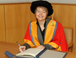 Novelist and Queen Mary alumna Sarah Waters