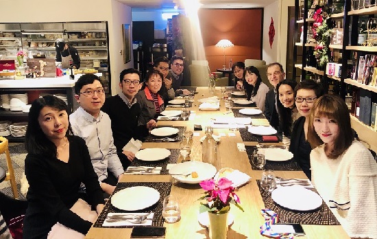 CCLS Alumni having dinner together at Taipei 101