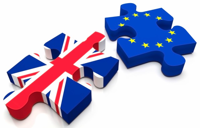 UK EU Flags as jigsaw pieces