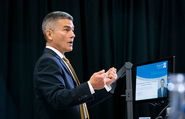 Professor Brian Tamanaha delivering the Inaugural Cotterrell Lecture in 2015
