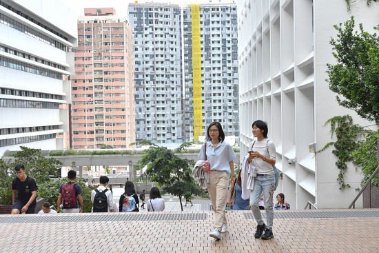 Picture of students in Hong Kong 