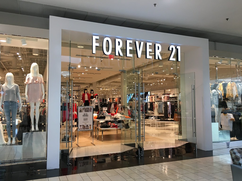 A picture of a Forever 21 shop front. IMG: Phillip Pessar