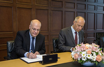 Professor Spyros Maniatis (Director of CCLS), Francis Gurry (Director General of WIPO) Photo credit: © WIPO 2014. Photo: Emmanuel Berrod