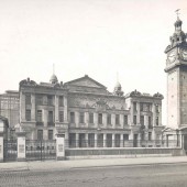 Front of Victorian Peoples Palace, now Queens Building and front of Queen Mary University