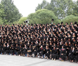 BUPT students graduate in Beijing