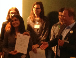 Priyamvada Dua (left) handed the prize by Professor Markus Schwarz, Ludwig-Maximillians University Munich
