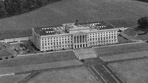 Black and White photo of Stormont Parliament from the air