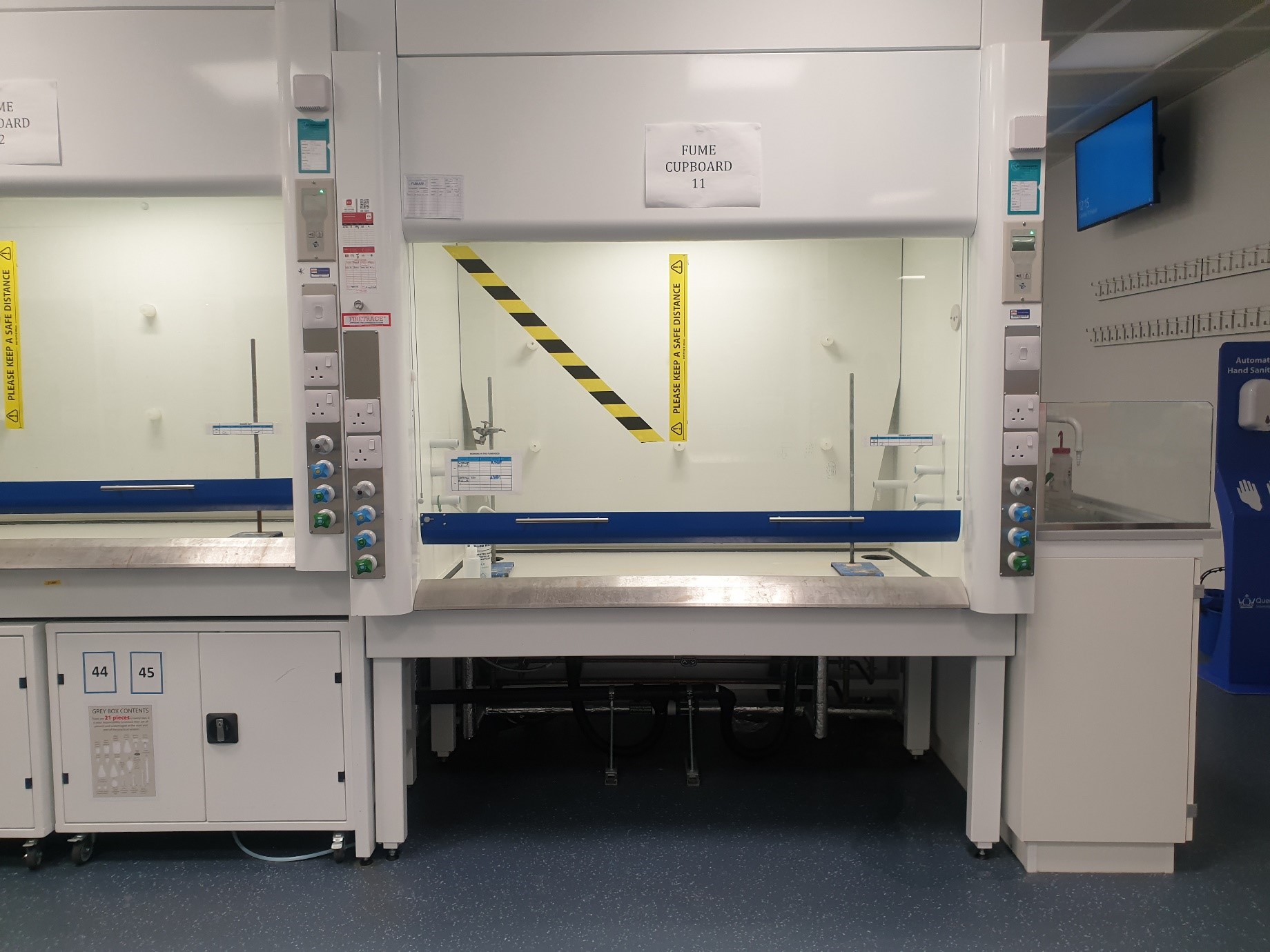 An adaptable Fume Cupboard in the Chemistry Undergraduate Teaching Lab