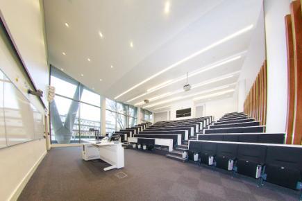 An image of the Peston Lecture Theatre at QMUL