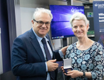 Prof Philipa Saunders (right) receiving the Iain MacIntyre Award for Excellence in Endocrinology from WHRI Director Prof Panos Deloukas (left).